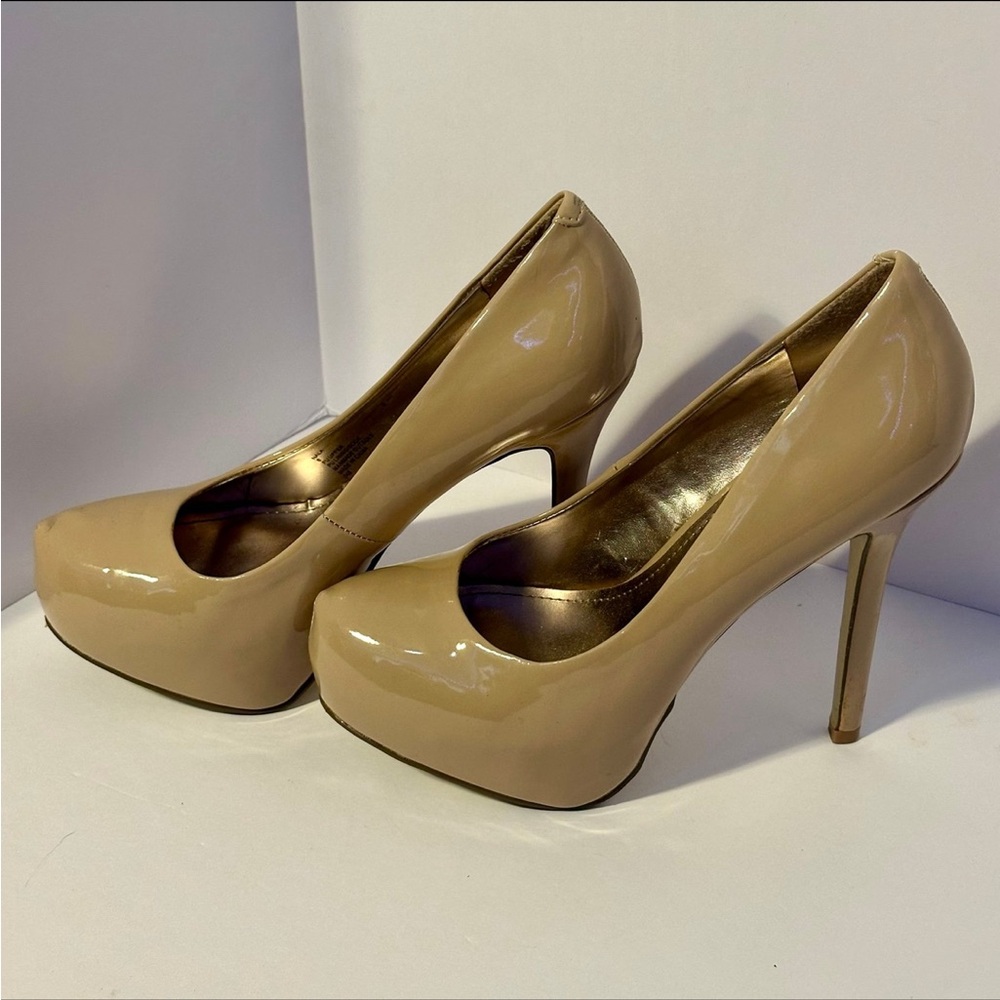 Steve Madden Tan Heels Classic Stiletto Pumps